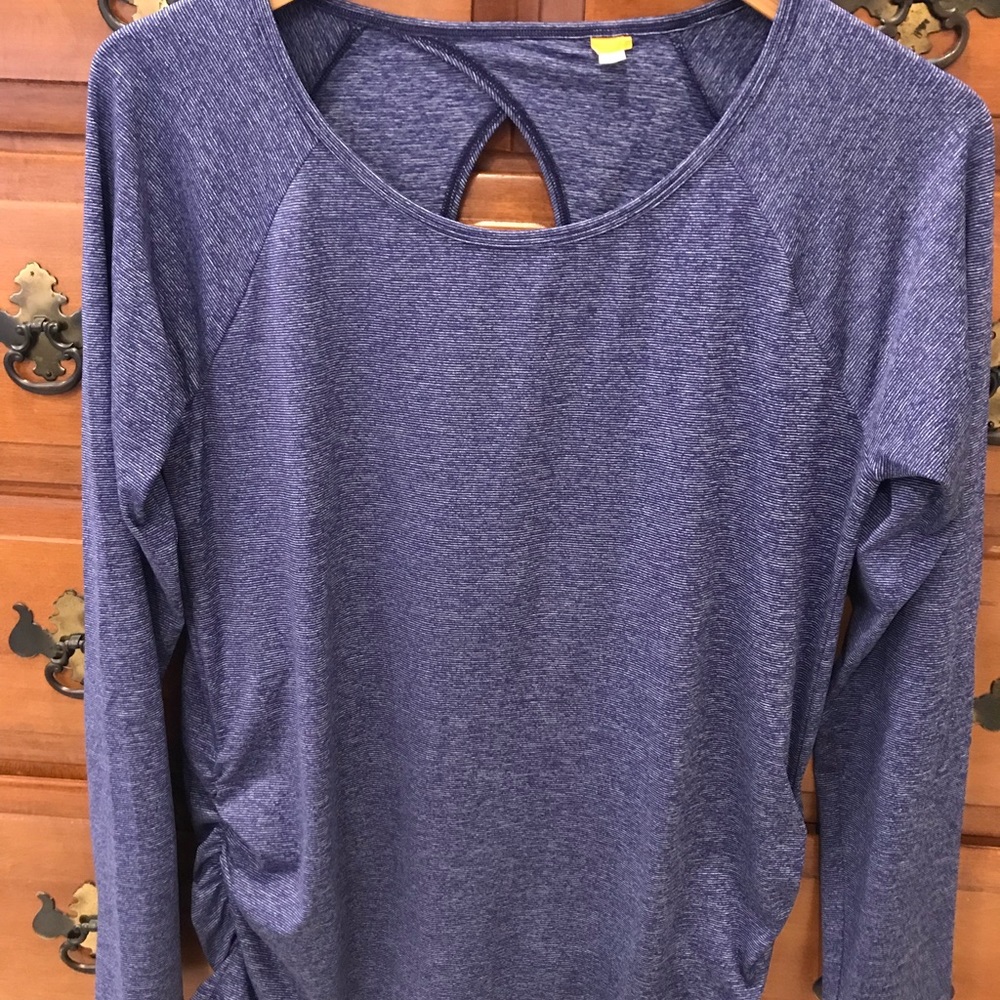 Lucy athletic top. EUC. Size M